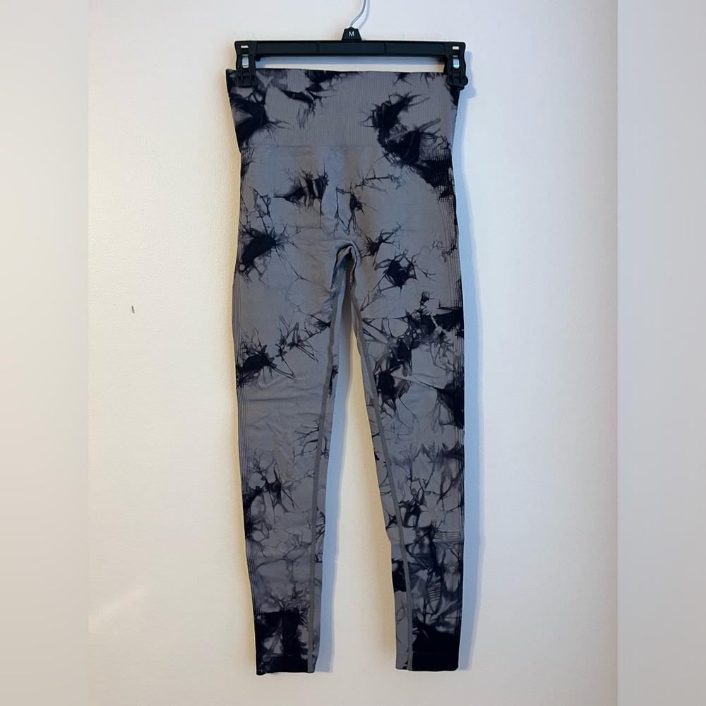 patterned leggings